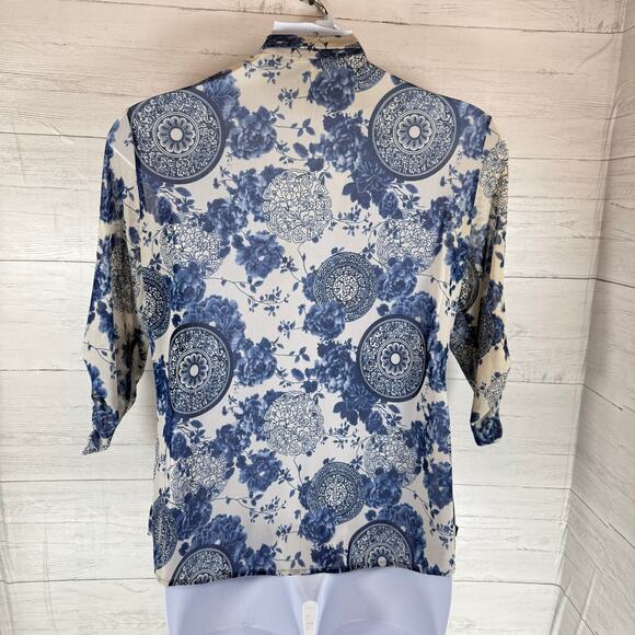 Eden and Olivia xl blue white floral button front blouse cottage coquette fall - Picture 2 of 7